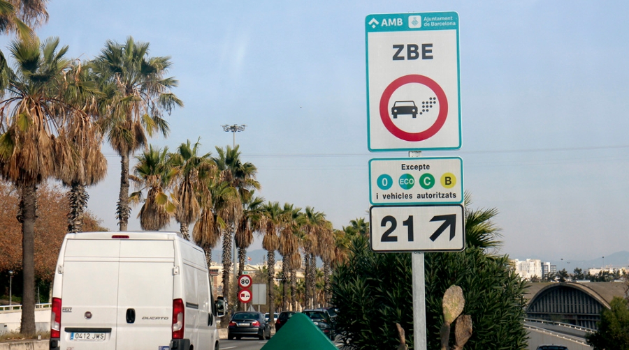 El pr&oacute;ximo 1 de julio finaliza el periodo de moratoria para que los veh&iacute;culos pesados se adapten a la normativa de la ZBE. Foto M. Guirao.