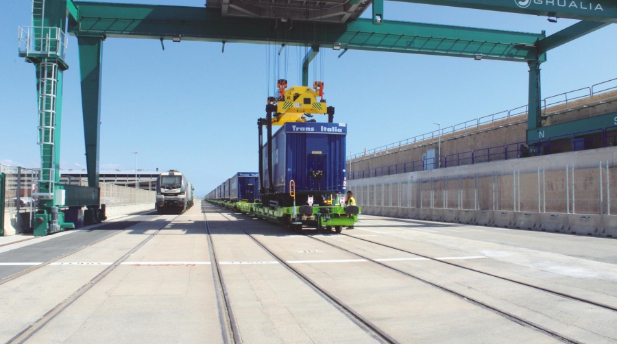 La APV sigue quemando etapas para ampliar la capacidad ferroviaria del Puerto de Valencia