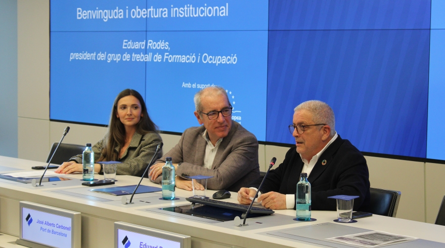 Íngrid Boqué, directora del Consell Rector; José Alberto Carbonell, presidente de Port de Barcelona; y Eduard Rodés, presidente del grupo de trabajo de Formación y Ocupación del Consell Rector. Foto M.V.
