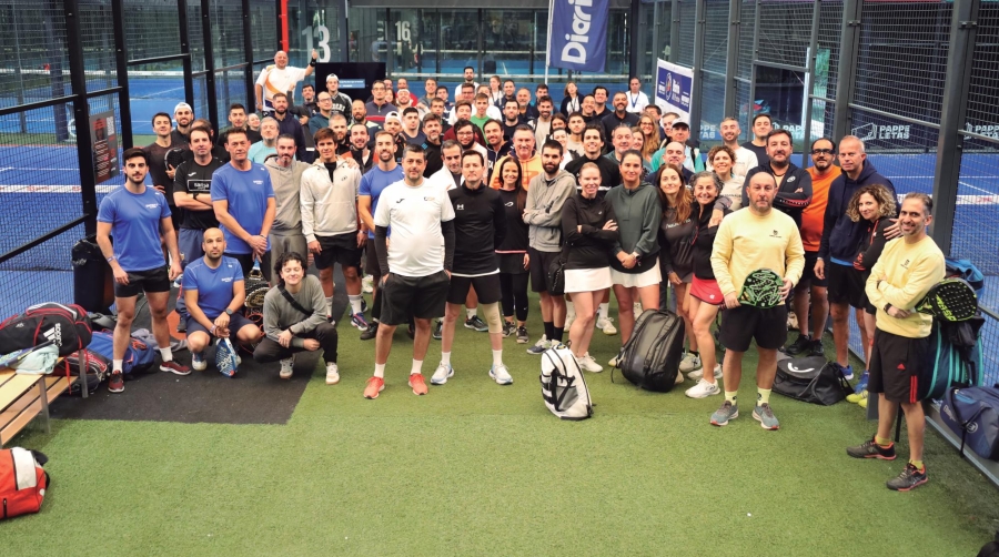 Participantes en el primer Torneo de Pádel Diario del Puerto celebrado en Valencia. Foto R.T.