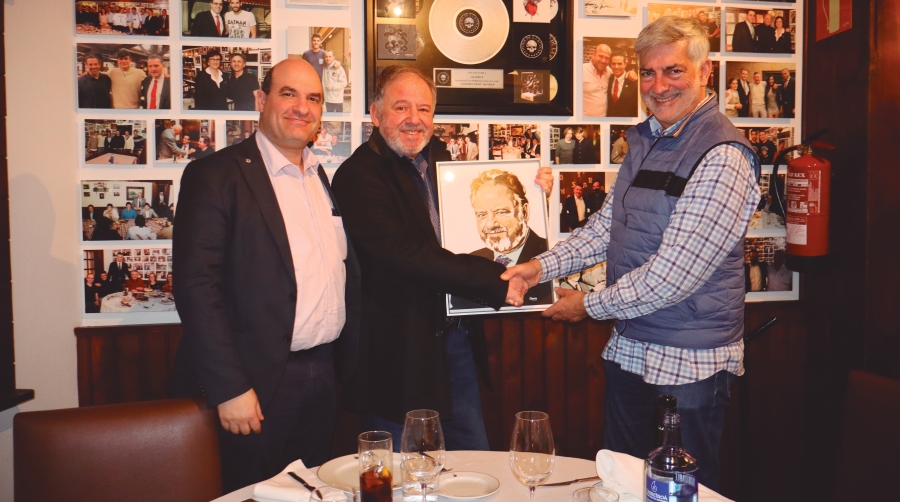 Iñaki Echeverría y Grupo Diario