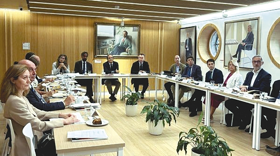 IDAE y Puertos del Estado presentan el programa Port-Eolmar