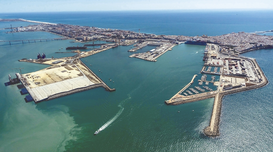 La flota actual está compuesta por 34 unidades, entre ellos 4 vehículos eléctricos y 8 híbridos.