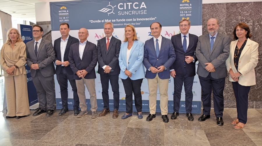 María Ángeles Escámez, segunda teniente de alcalde del Ayuntamiento de Motril; Rafael Caballero, presidente de la Mancomunidad de Municipios de la Costa Tropical de Granada; Alberto Santana, presidente de la AP de Huelva; Carlos Rubio, presidente de la AP de Málaga; José García Fuentes, presidente de la AP de Motril; Luisa María García Chamorro, alcaldesa de Motril; Gerardo Landaluce, presidente de la AP Bahía de Algeciras y Suncruise; Rafael Carmona, presidente de la AP de Sevilla; Manuel Ángel Quevedo, presidente de la AP de Melilla y Esther Molina, directora gerente de Suncruise. Foto J.C.P.