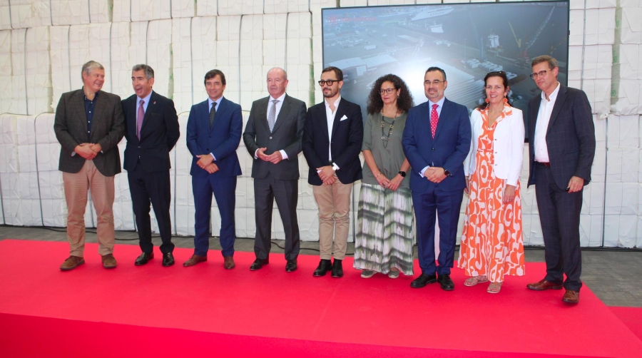 Desde la izquierda: Luc Hens, Finnlines; Gerardo Toro, Toro y Betolaza; Miguel Pardo, Grupo Grimaldi; Ricardo Barkala, AP de Bilbao; Sebastiano Cirnigliaro, Grimaldi Group; Patricia Betolaza, Toro y Betolaza; Gorka Zabala, Toro y Betolaza; Evelyne Duthieuw, PSA Zeebrugge; Yves de larivière, Antwerp Euroterminal. Foto J.P.