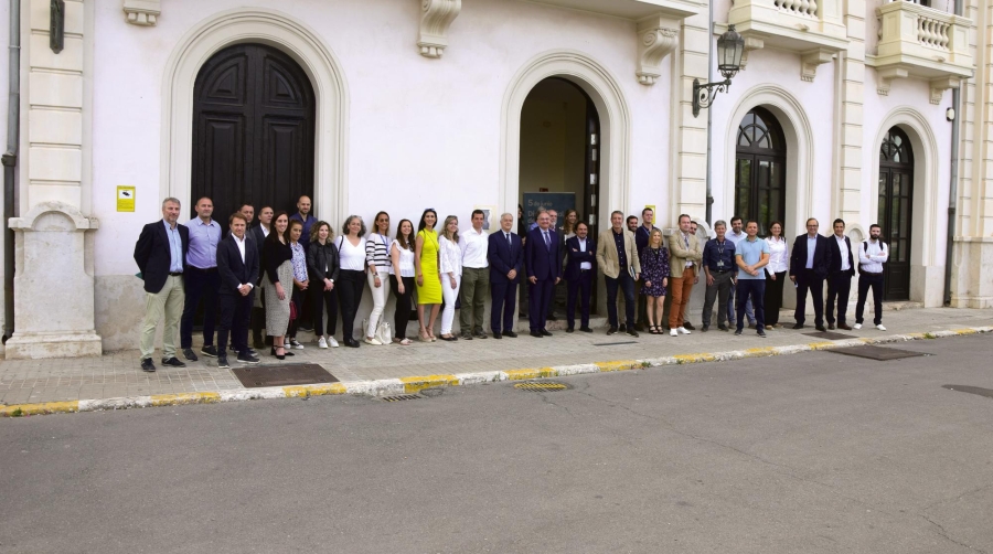 La APV despliega una inversión de 25 millones de euros en la electrificación de sus muelles