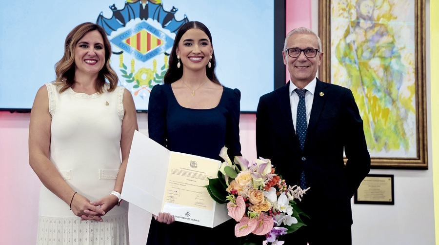 La alcaldesa de Valencia, María José Catalá; Carmen Prades, Fallera Mayor de Valencia 2026 y el presidente de Junta Central Fallera, Santiago Ballester.