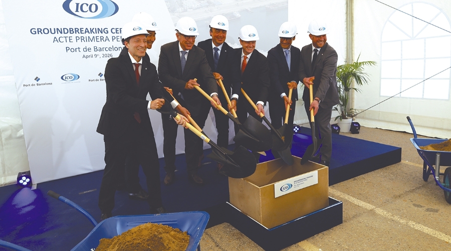 De izquierda a derecha: Albert Pallarés (ICO Spain), Takayuki Konishi (NYK), José Alberto Carbonell (Port de Barcelona), Jurgen Vanhouen (ICO), Ricard Beyer (ICO), Àlex Garcia (Port de Barcelona), Andrew Terry (NYK). Foto: J. M.