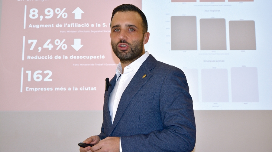 Darío Moreno, alcalde de Sagunto, ha repasado la actualidad de su municipio. Foto J.C.P.