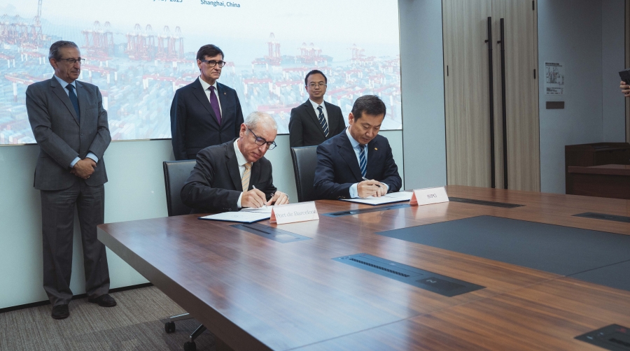 Port de Barcelona y el Puerto de Shanghai firman un acuerdo para reforzar sus conexiones