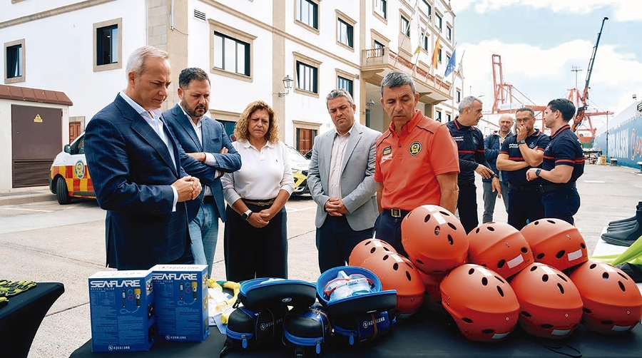 Parte del material entregado por la Autoridad Portuaria de Las Palmas al Servicio de Bomberos del Ayuntamiento.