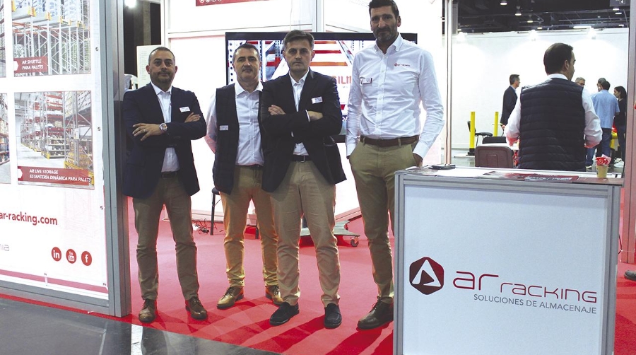 Javier Miquel, delegado comercial de Levante; Víctor López, comercial Zona Levante; José Antonio Gómez, director Comercial para el sur de Europa y José Miguel Sobradillo, director Comercial de EMEA de AR Racking. Foto J.C.P.
