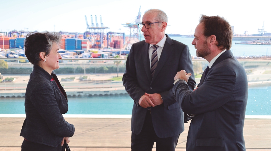 Carbonell apuesta por fomentar la cooperación entre puertos para potenciar la competitividad