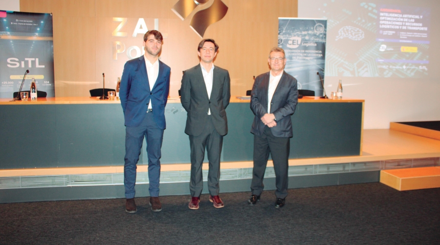 Desde la izquierda: Alex Herrero, Key Account Manager SITL Iberia; Ramón García, director general del Centro Español de Logística (CEL) y Santiago Garcia-Milà, subdirector General de Estrategia, Desarrollo de Negocio e Innovación del Port de Barcelona. Foto C.C.