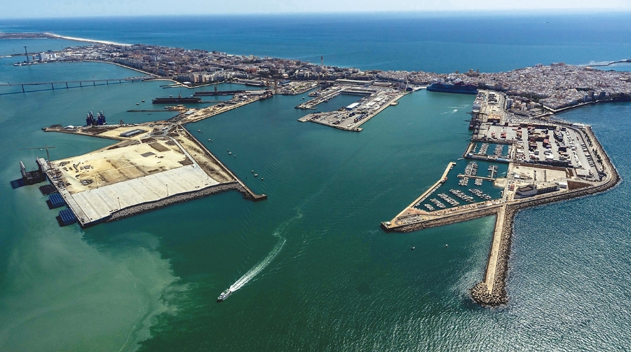 Cádiz renovará su flota con 10 vehículos híbridos y eléctricos