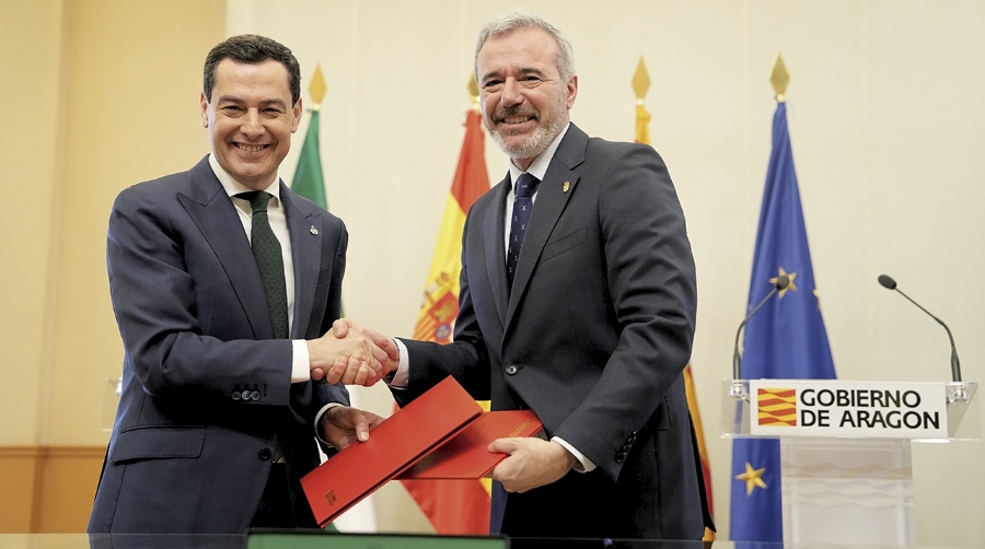 Los presidentes de los Gobiernos de Andalucía y Aragón, Juanma Moreno y Jorge Azcón.