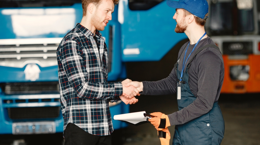 Con la gestión unificada de ambas solicitudes se garantiza que el transportista autónomo quede también incluido en una medida social cuyos riesgos laborales afectan de igual forma a todos los profesionales independientemente de su régimen de cotización.