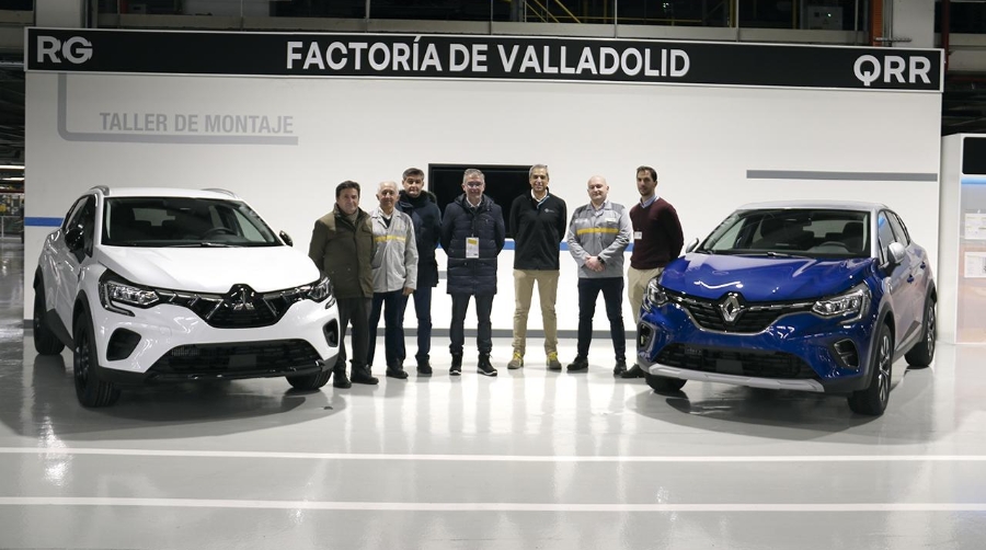 Santiago Díaz, director de la APS; Gregorio Duque, responsable coordinación transversal Outbound; Marcelino Tricio, coordinador de la terminal de automóviles del Puerto de Santander; César Díaz, presidente de la APS; Jose Ignacio García, director de Cadena de Suministro de Renault Group para Iberia; Carlos González, jefe de Departamento de Montaje de la Factoría de Renault Group en Valladolid y Hugo Jimenez, responsable Outbound Iberia.