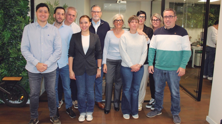 Equipo de Blinter Cargo en las oficinas de la compañía en Barcelona. Foto J.C.S.