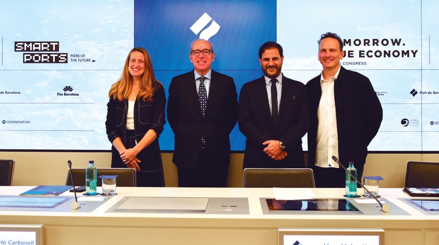 Nadia Quevedo (Ajuntament de Barcelona), José Alberto Carbonell (Port de Barcelona), Ugo Valenti, (Tomorrow Blue Economy World Congress) y Stewart Sarkozy-Banoczy (World Ocean Council). Foto J. M.