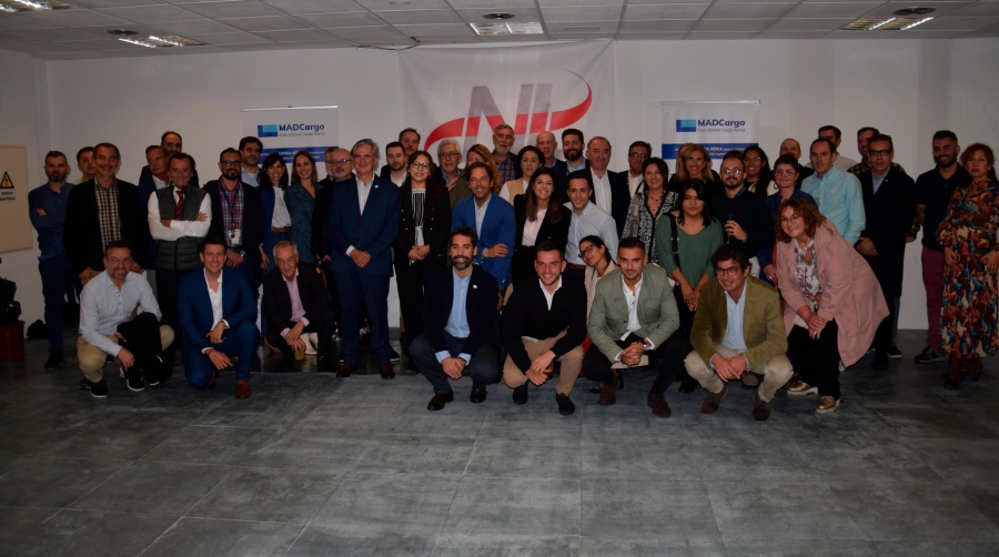 Participantes el jueves en una nueva edición del encuentro “Tapas&amp;Carga” de Foro MADCargo, que esta vez tuvo lugar en la sede de Nexus Logistics. Foto M.J.