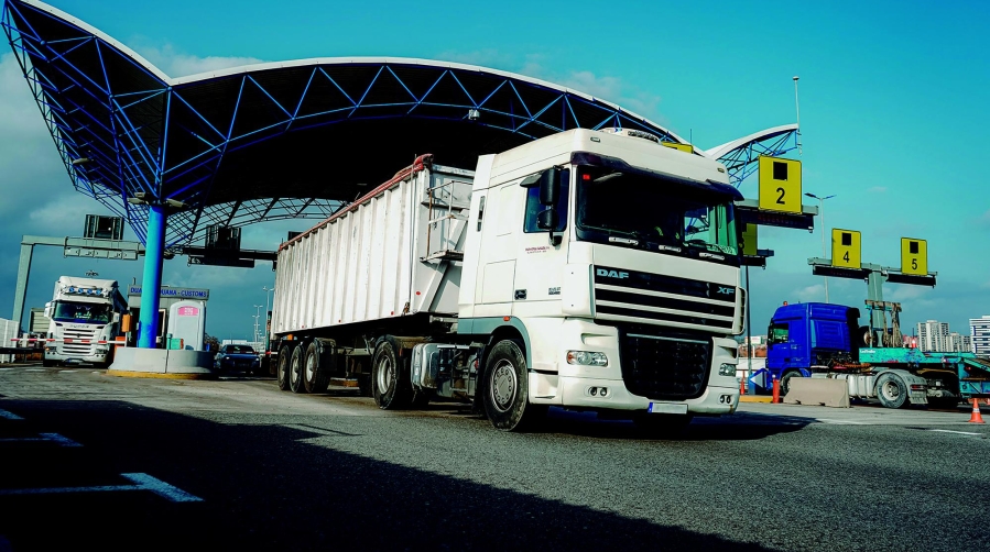 Las restricciones también afectan al transporte de mercancías, y estarán vigentes desde la medianoche del lunes hasta las 14:00 horas del mismo día.