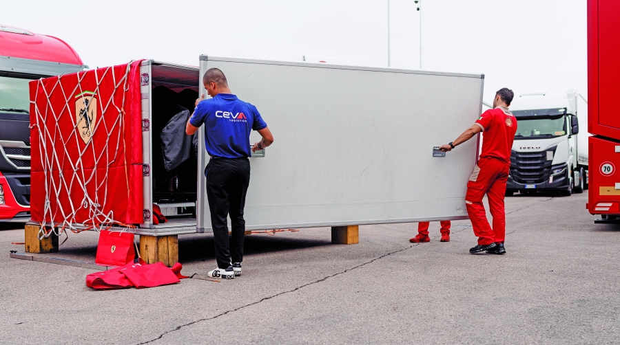 Desde 2022, los equipos de CEVA han gestionado la logística para 92 carreras de Gran Premio para la Scuderia Ferrari.