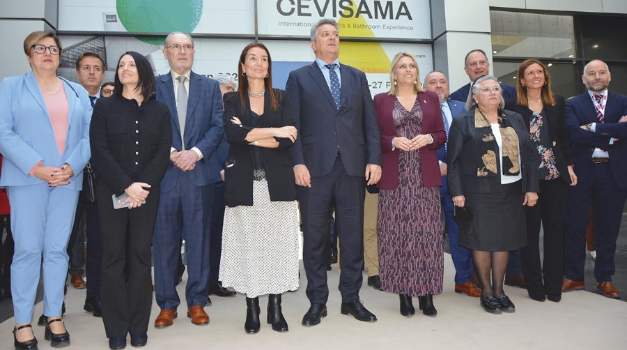 Autoridades presentes en el acto de inauguración de Cevisama celebrado esta mañana. Foto: J.C.P.