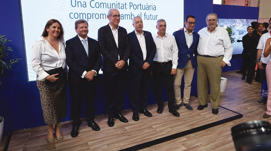 Blanca Sorigué (CZFB), Antonio Llobet (COACAB), José Alberto Carbonell (Port de Barcelona), Pere Navarro (CZFB), Salvador Richart (Asociación Consignatarios), Àlex Garcia (Port de Barcelona) y Javier Vidal (AEEPB). Fotos J.M.