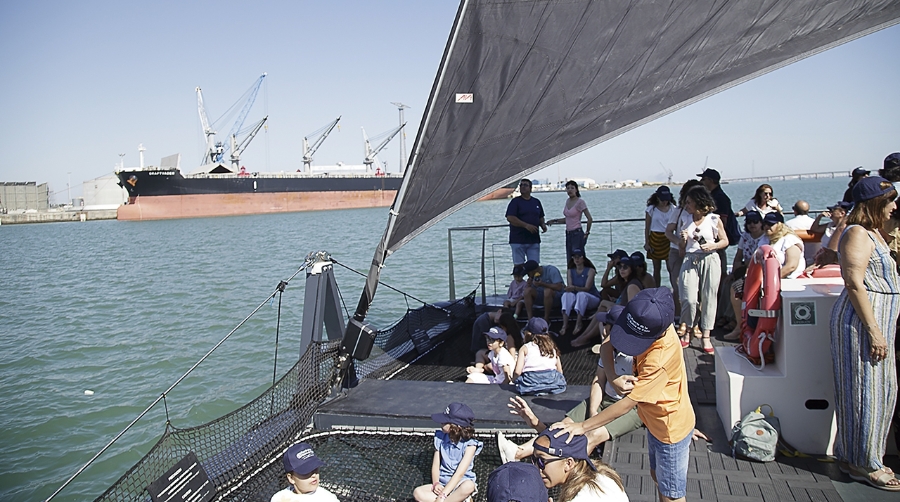 A lo largo de la jornada se realizaron seis recorridos marítimos a bordo del catamarán “Pura Vida”