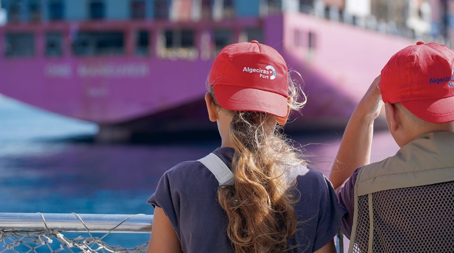 De los 6.690 participantes en las visitas al Puerto de Algeciras en 2025, la mitad fueron menores.