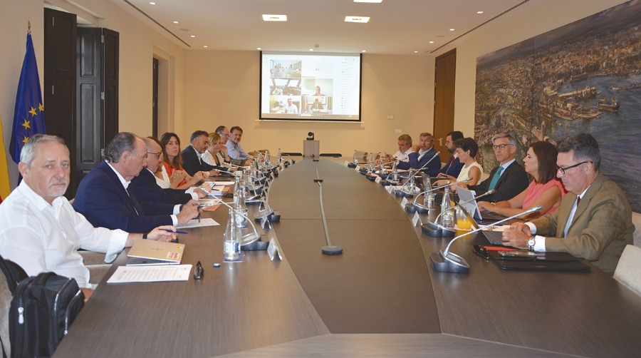 Reunión del Consejo de Administración de la Autoridad Portuaria de Valencia. Foto J.C.P.