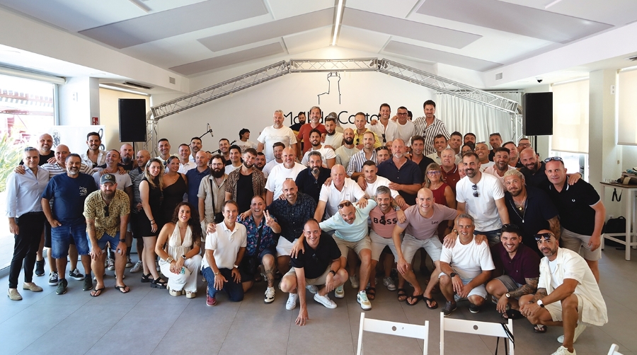 Participantes de la comida de hermandad del pasado miércoles. Foto C. M.