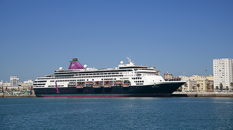 Crucero en el Puerto de Cádiz.