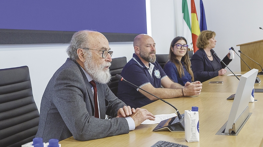 Ricardo Rodríguez-Martos, director del Departamento de Stella Maris – Apostolado del Mar; Pedro Esteban, inspector de ITF en Algeciras; Valeria Vásquez, voluntaria de Mercy Ships y Kate Bonner, directora Comercial de la Autoridad Portuaria de la Bahía de Cádiz.