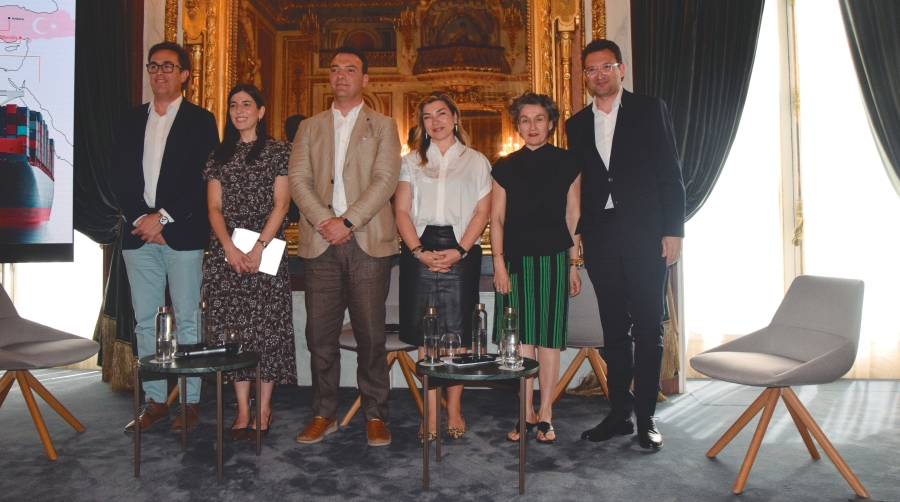 Jesús Ramírez (Raminatrans), Marta Alborch (AP Valencia), Carles Maicas (Arkas), Yasemen Korukçu (Türkiye), Mar Chao (AP Valencia) y Salvador López (Grupo Roca). Foto M.C.