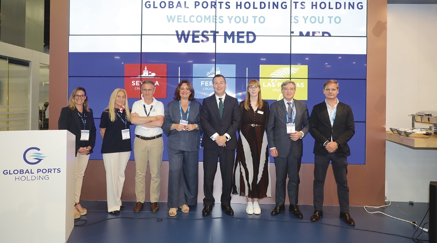 Susana Gutiérrez, Ece Gürsoy, Francesc Grau, Beatriz Calzada, Gustavo Santana, Emma Bond, Rafael Carmona y Jesús Casás en un momento de la presentación oficial.