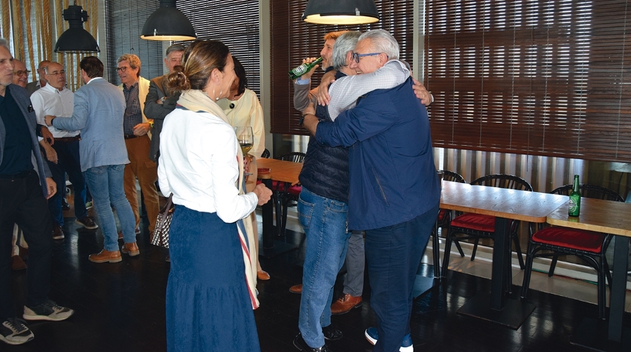 Francisco Salvador, homenajeado por sus amigos del sector con motivo de su jubilación