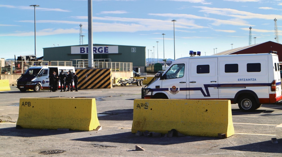 La Ertzaintza será “policía integral” en el Puerto de Bilbao. Foto J.P.