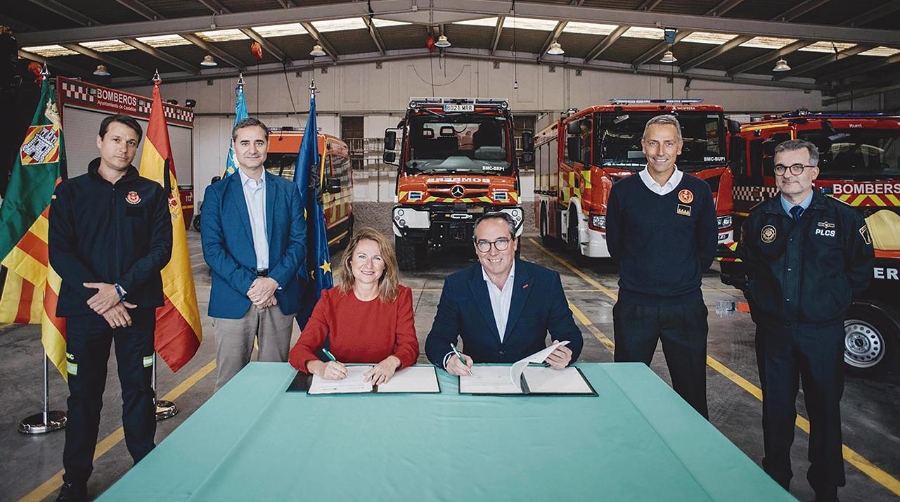 Begoña Carrasco, alcaldesa de Castellón y Rubén Ibáñez, presidente de PortCastelló, firmaron el nuevo convenio.