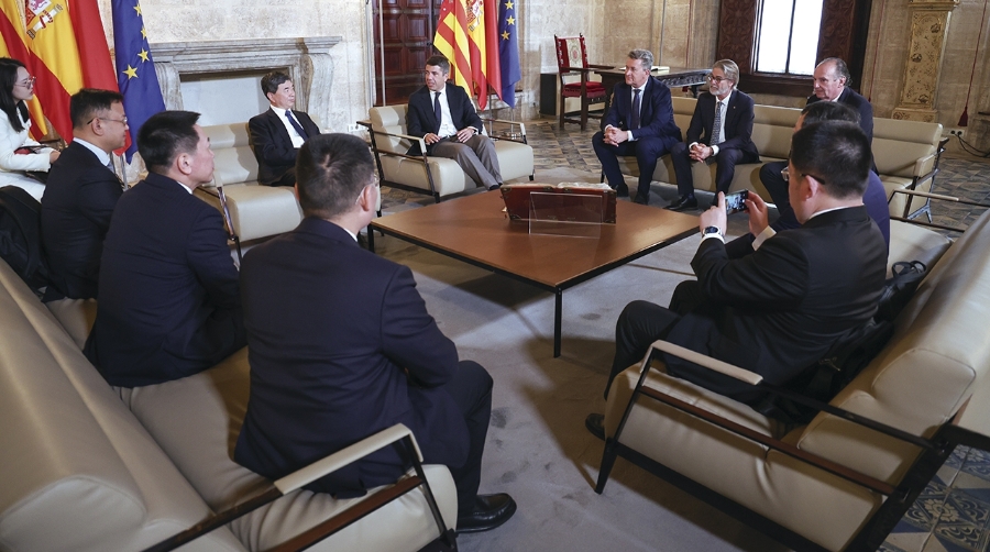 Valenciaport refuerza sus relaciones con la provincia china de Fujian