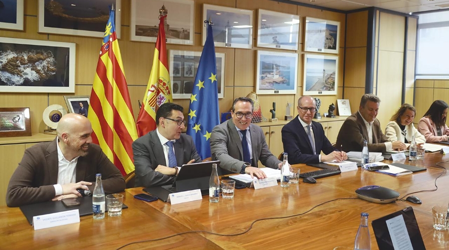El consejo ha adjudicado nuevas concesiones para la ocupación y explotación de cinco locales.