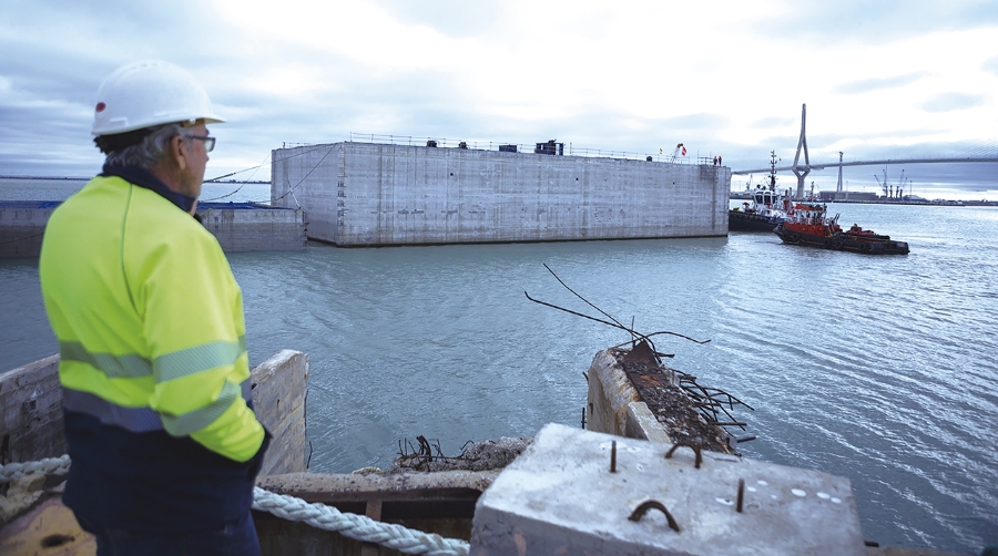Cádiz accede al préstamo del BEI para la nueva terminal de contenedores