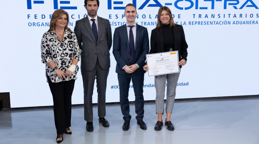 Blanca Guitart, directora Martín Fernández, secretario técnico de FETEIA-OLTRA en la firma de la cata de la diversidad.