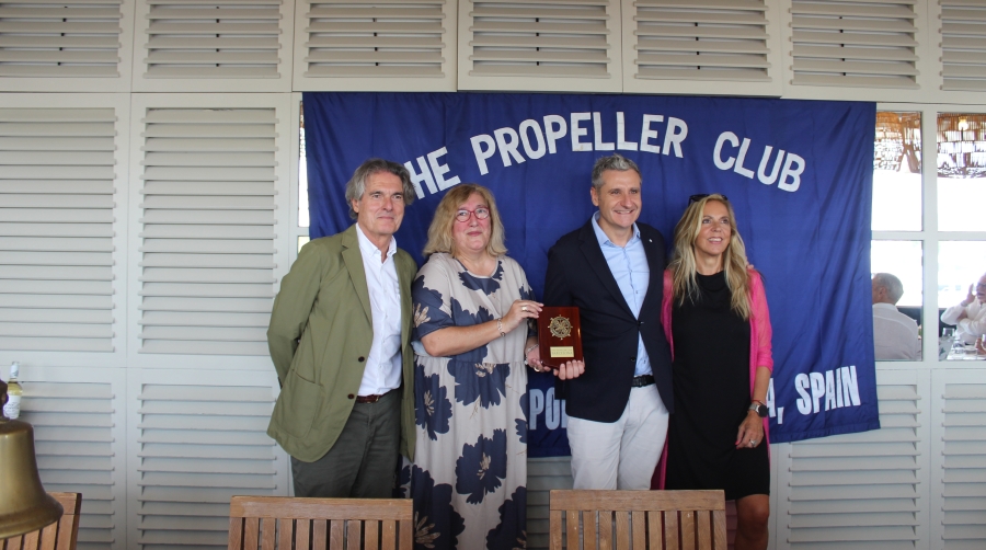 Albert Oñate, Sealead Shipping Spain; Isabel Blanch, presidenta Propeller Club Barcelona; Jaime Paz, ONE y Mónica Quintana, Pérez y Cia. Foto: J. C. S.