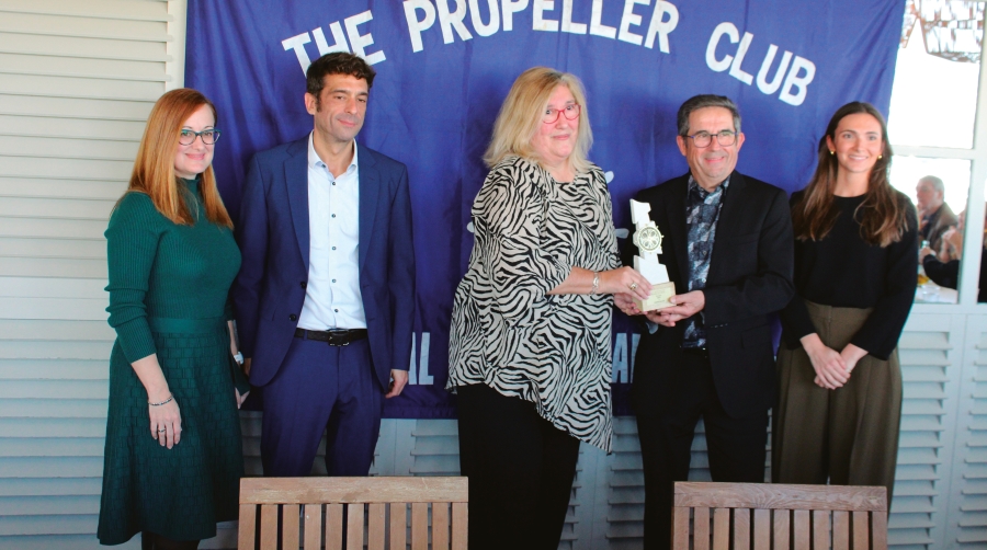 Iratxe Pérez, BEST; Miquel Tapias (hijo), director Operaciones de Espinaler; Isabel Blanch, presidenta Propeller Barcelona; Miquel Tapias, presidente de Espinaler; e Íngrid Boqué, Port de Barcelona. Foto M.V.