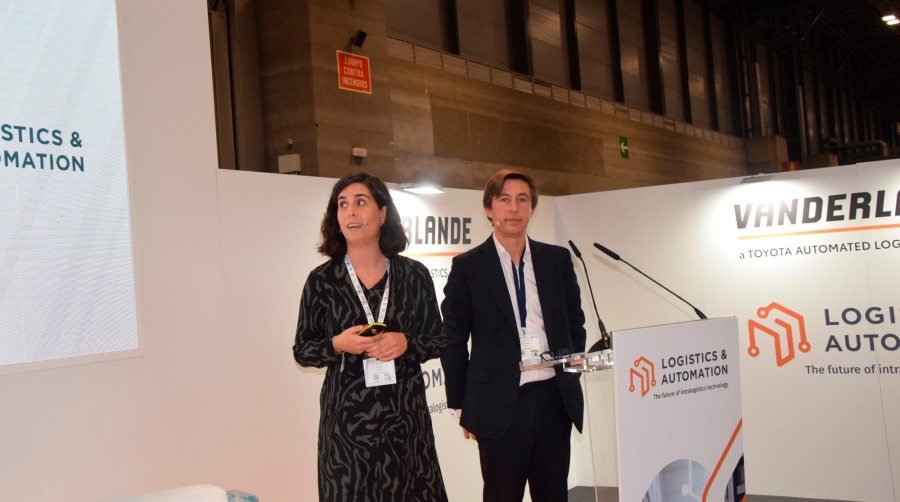 Paula Peña, gerente de NTT Data, y Ramón García, director del CEL. Foto M.C.