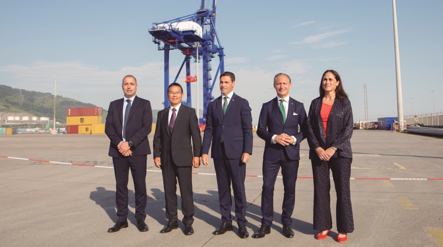 CSP Iberian Bilbao Terminal pone en marcha la mayor super post panamax del arco atlántico