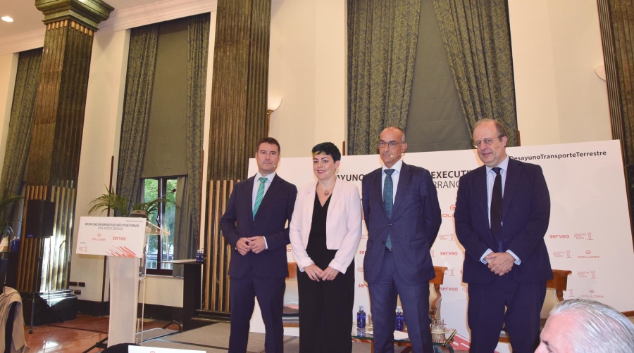 Manuel de Francisco Peláez (Serveo), Marta Serrano, Noé Martín (Collosa) y César Chiva (Executive). Foto M.C.