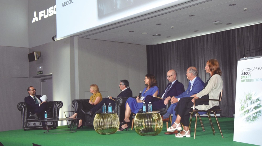 Mesa redonda. María José Aparicio (Madrid), Xavier Patón (Barcelona), Trinidad Hernández (Málaga), José Francisco Muñoz (Murcia), Ignacio Alday (Bilbao) y Jone Argoita (San Sebastián). Foto M.C.